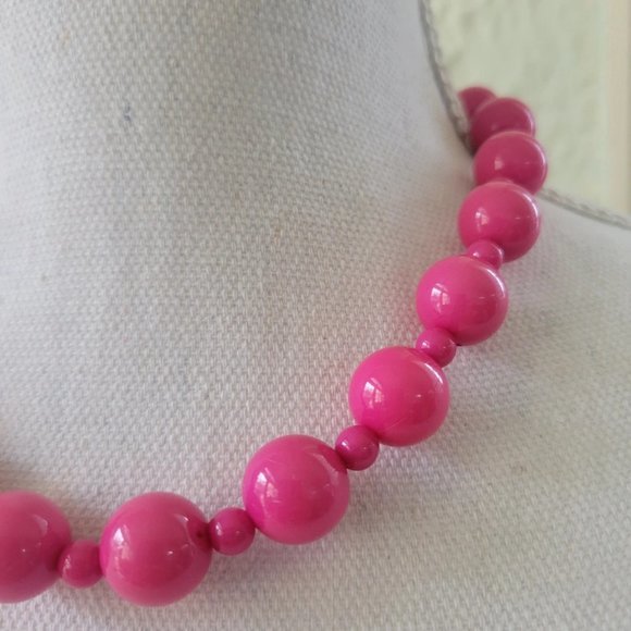 Vintage Necklace Bright Fuschia Plastic 15-19” Jewelry - Picture 2 of 5